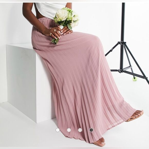 TFNC London Petite Bridesmaid pleated maxi skirt in dusty rose size 6 - Picture 1 of 13
